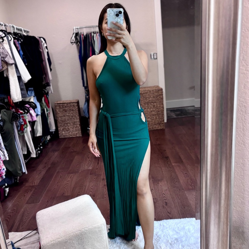 Elegant Green Halter Maxi Dress